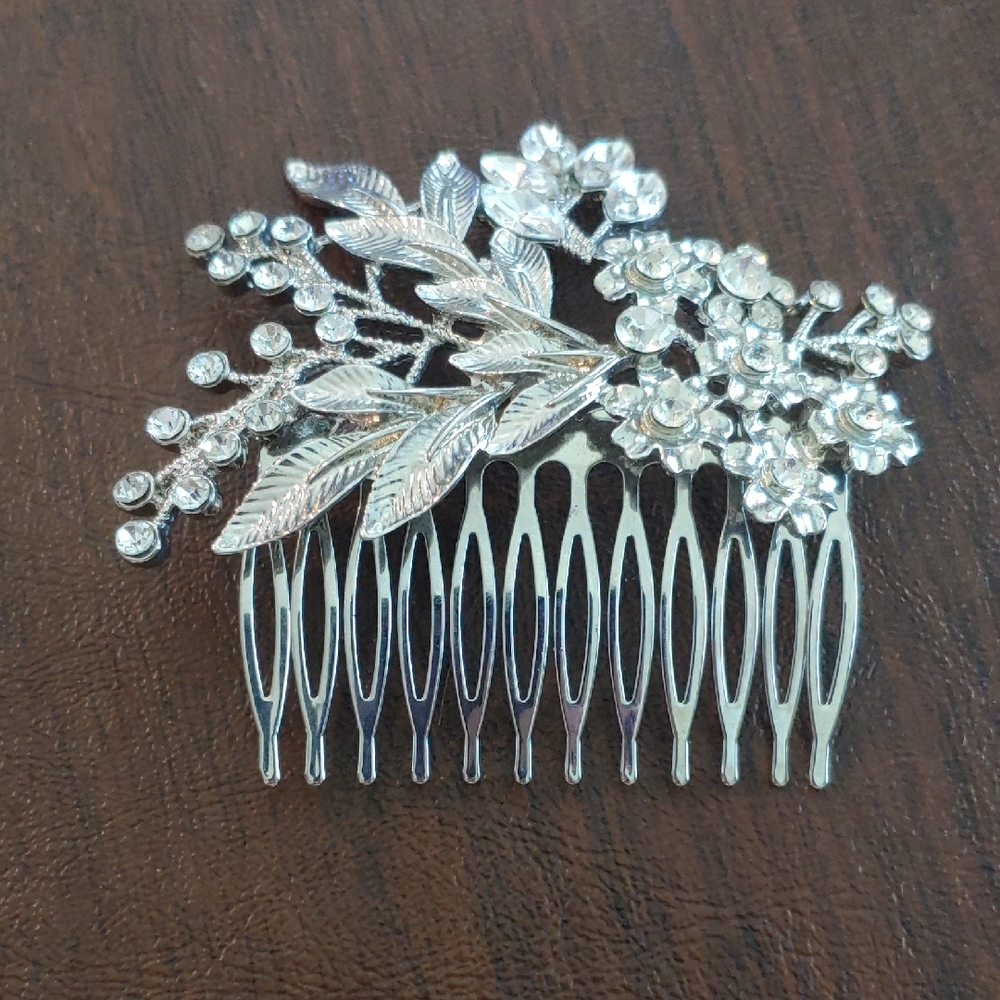 Silver Floral Hair Accessory with Pearls and Crystals